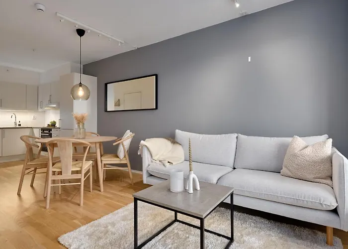 Stylish 2-Br Retreat In Heart Of Vibrant Bergen